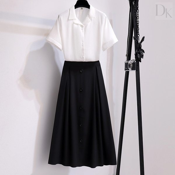 ホワイト/シャツ+／スカート